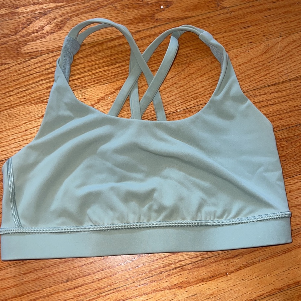 lululemon Energy Bra Medium Support, B–D Cups Size 6 Light green gently used